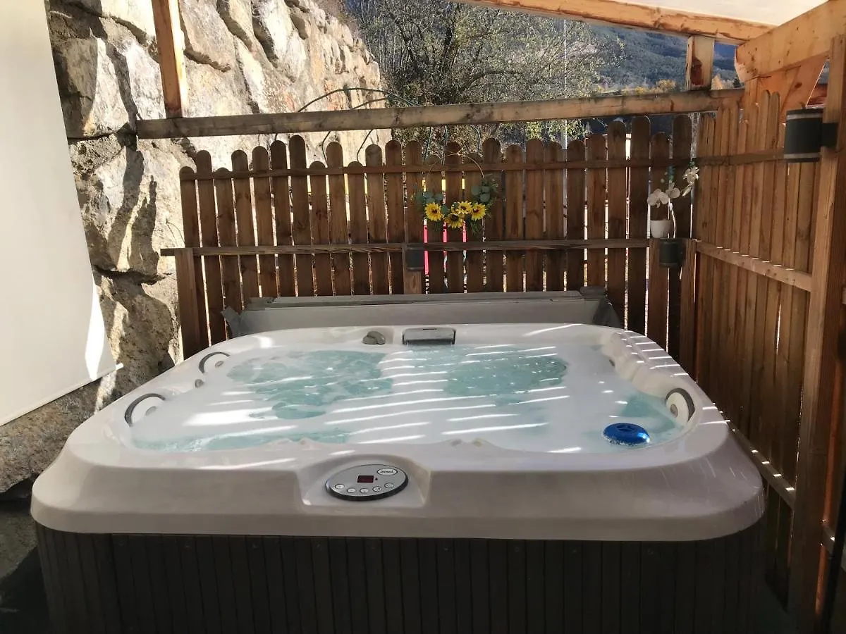 Hodinový hotel Le Love Chalet Des Alpes Guillestre Francie