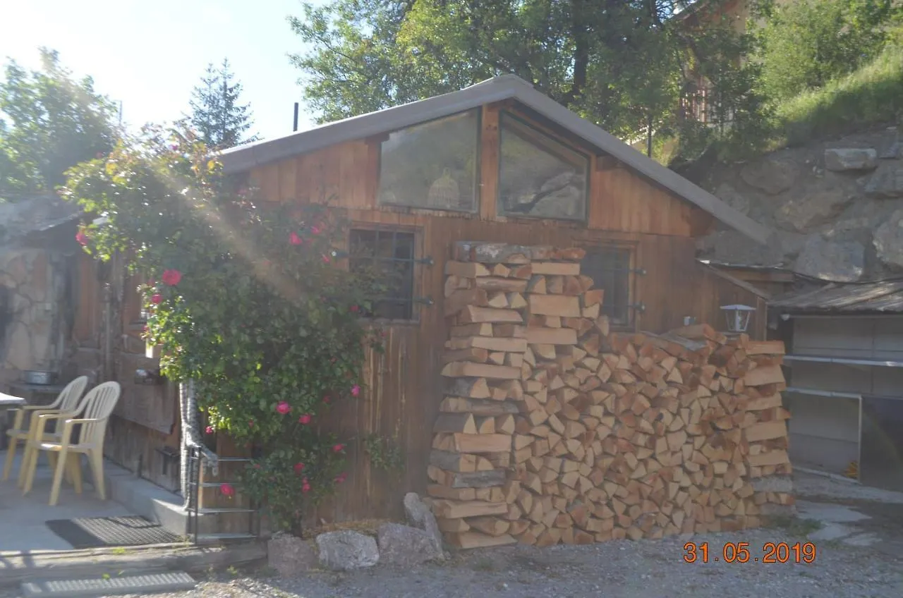 Love hôtel Le Love Chalet Des Alpes Guillestre France